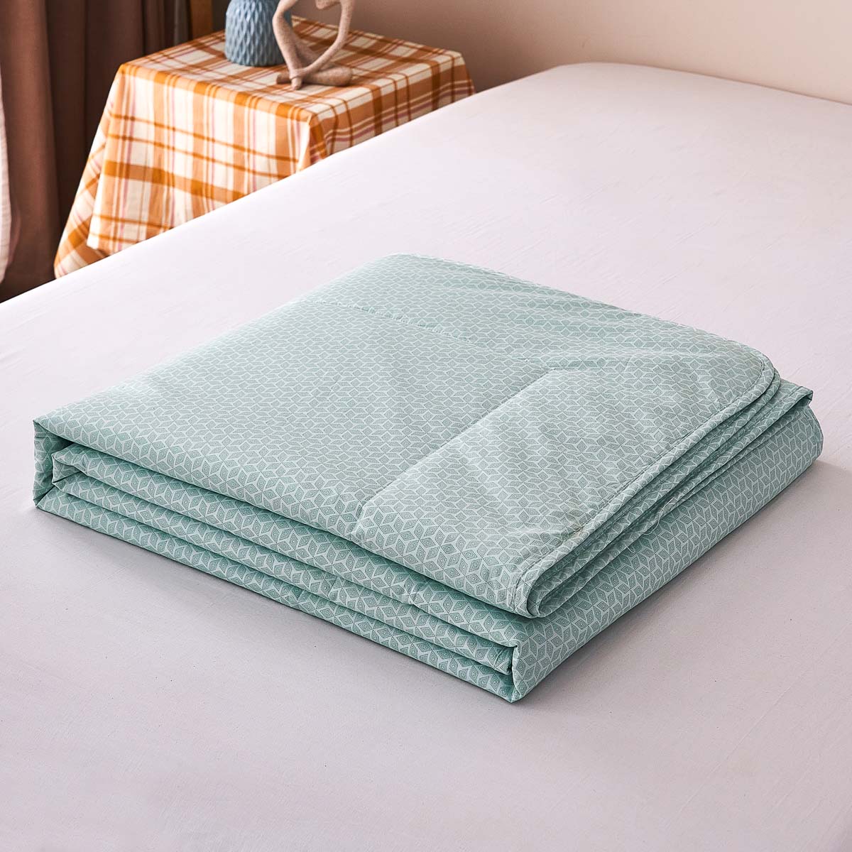 Lambda Milky Green Pattern Cotton Light Comforter