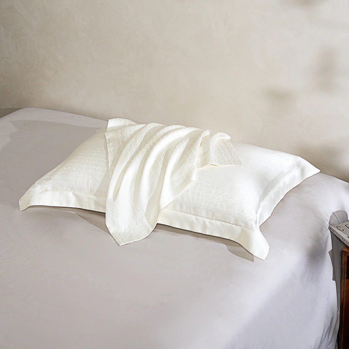 Lily White Tencel™ Jacquard Pillow Sham x2P