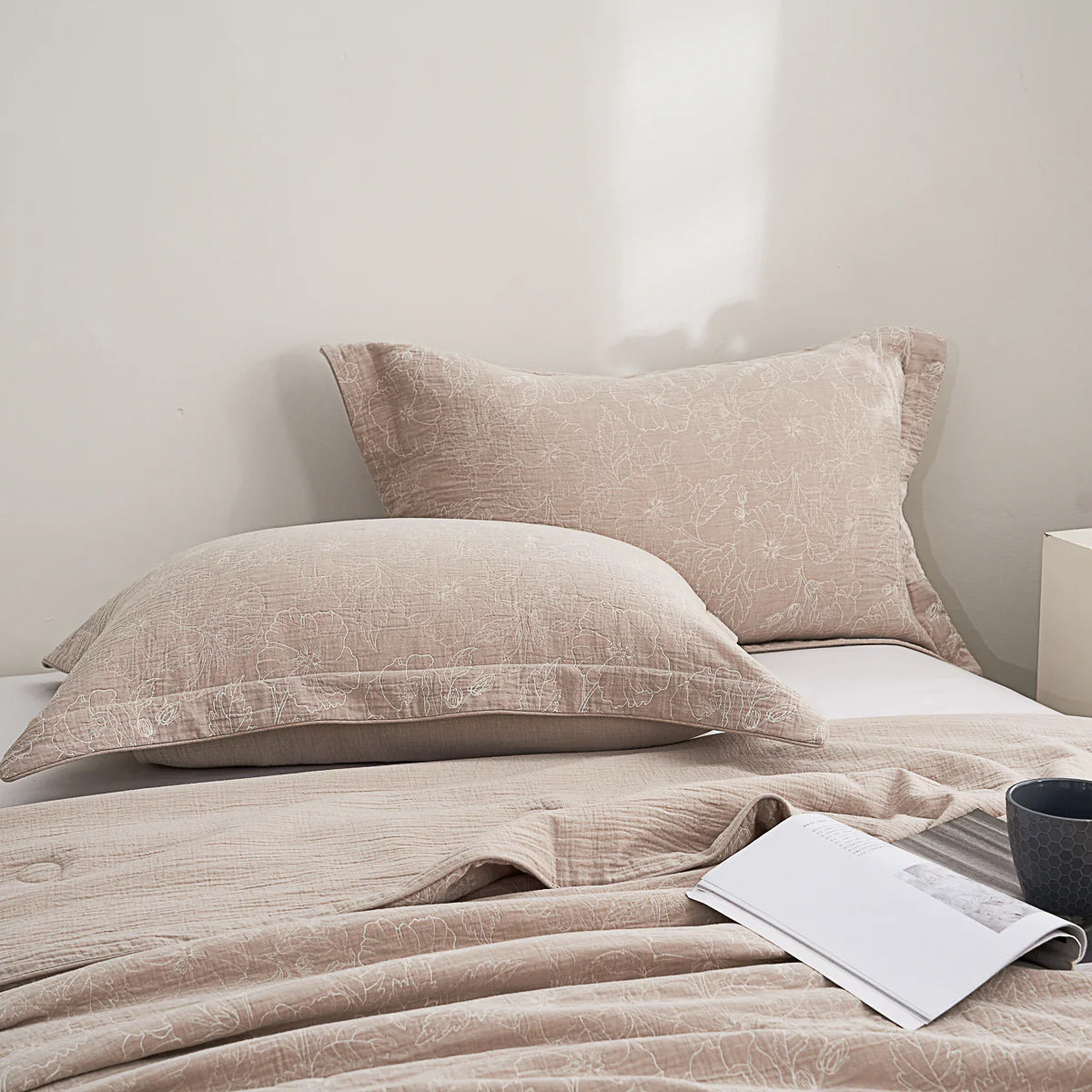 Cotton Jacquard Soybean Fiber Light Comforter Set