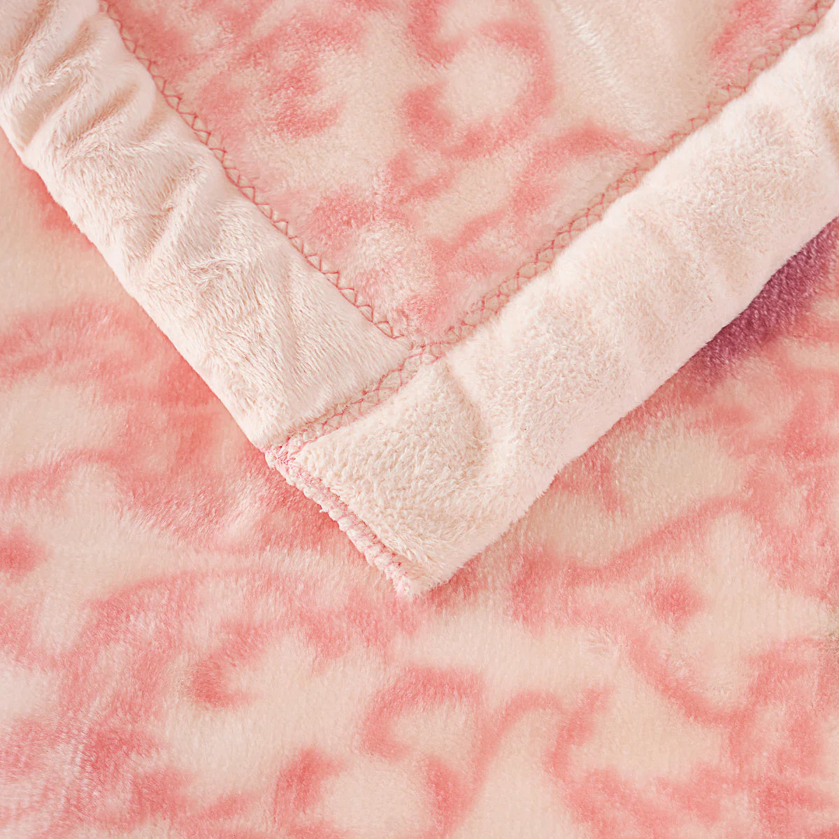 Amaya Ultra Soft Fleece Winter Blanket (Queen size)