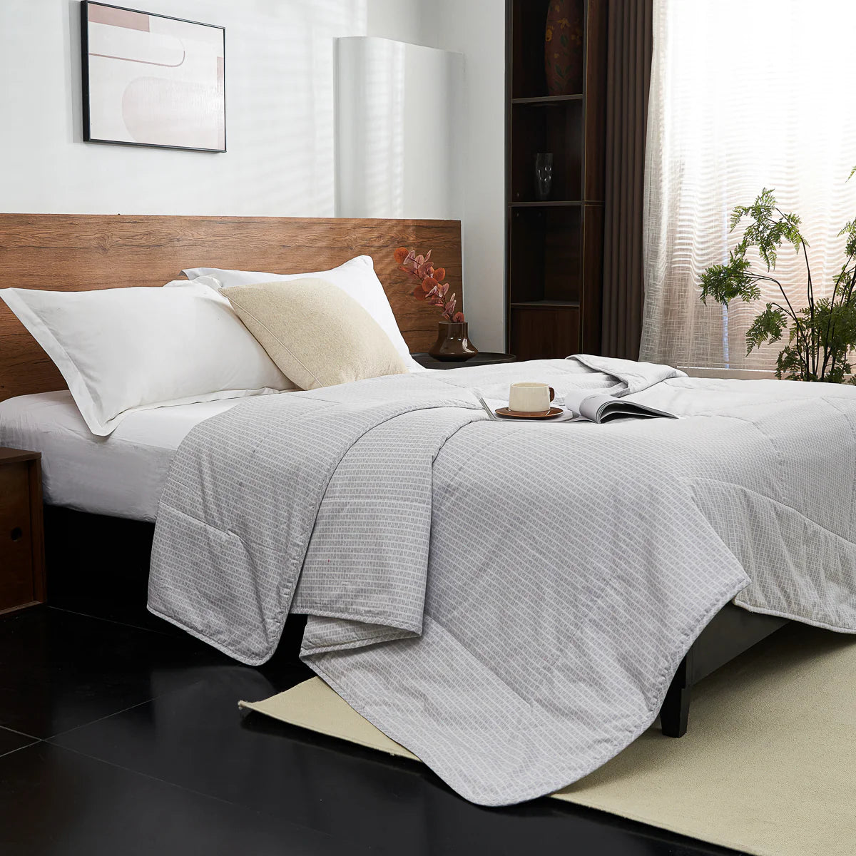 Eta  Mist White  Cotton Light Comforter