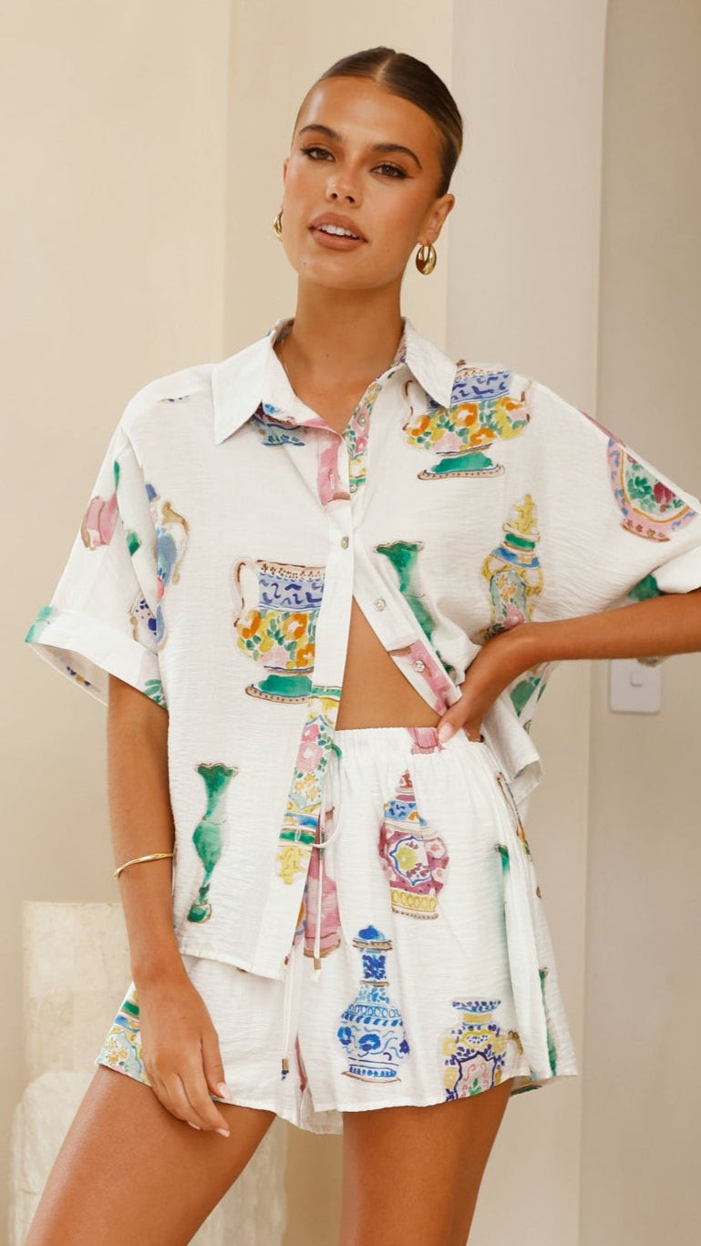 Kimberly Shorts - Vase Print