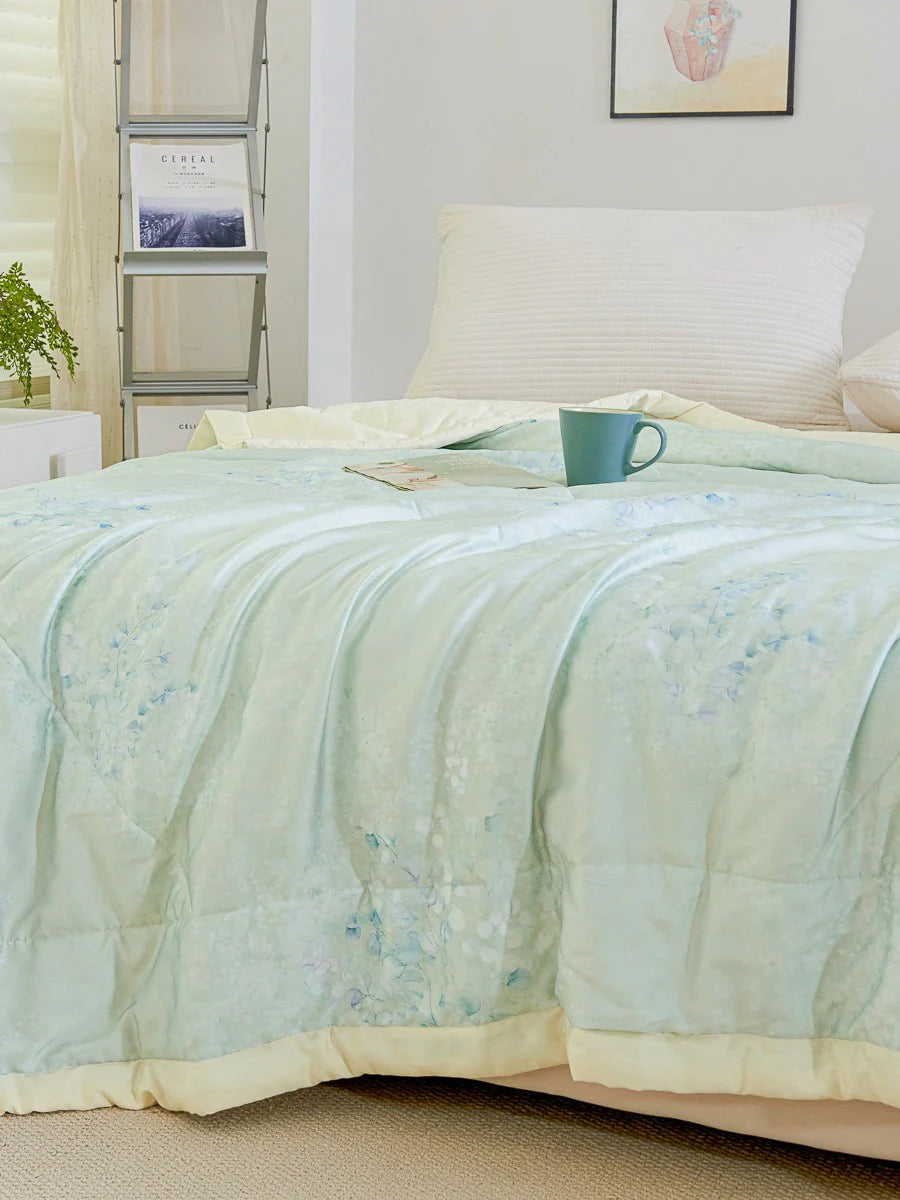 Orabe Floral TENCEL™ Lyocell Lightweight Comforter