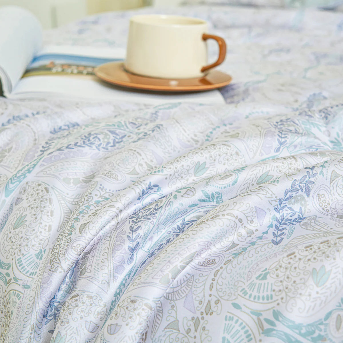 Ramona Pattern TENCEL™ Lyocell Lightweight Comforter