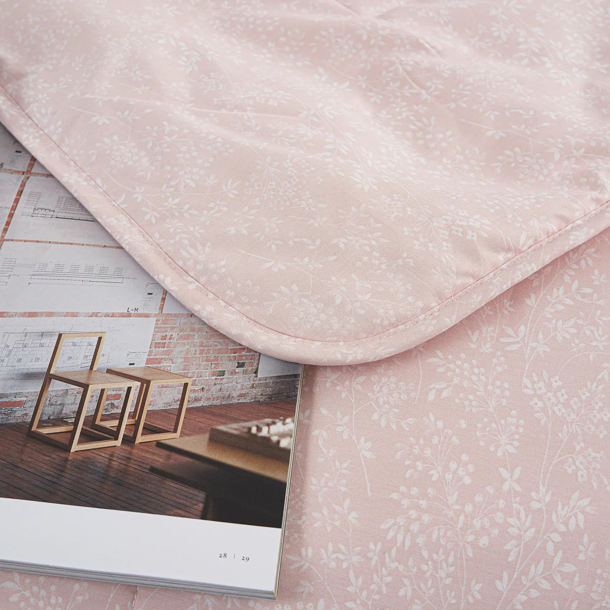 Kai Jade Pink Cotton Light Comforter