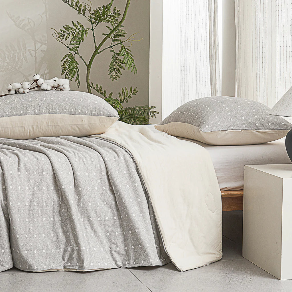 Lithe Lamb Cotton Light Comforter