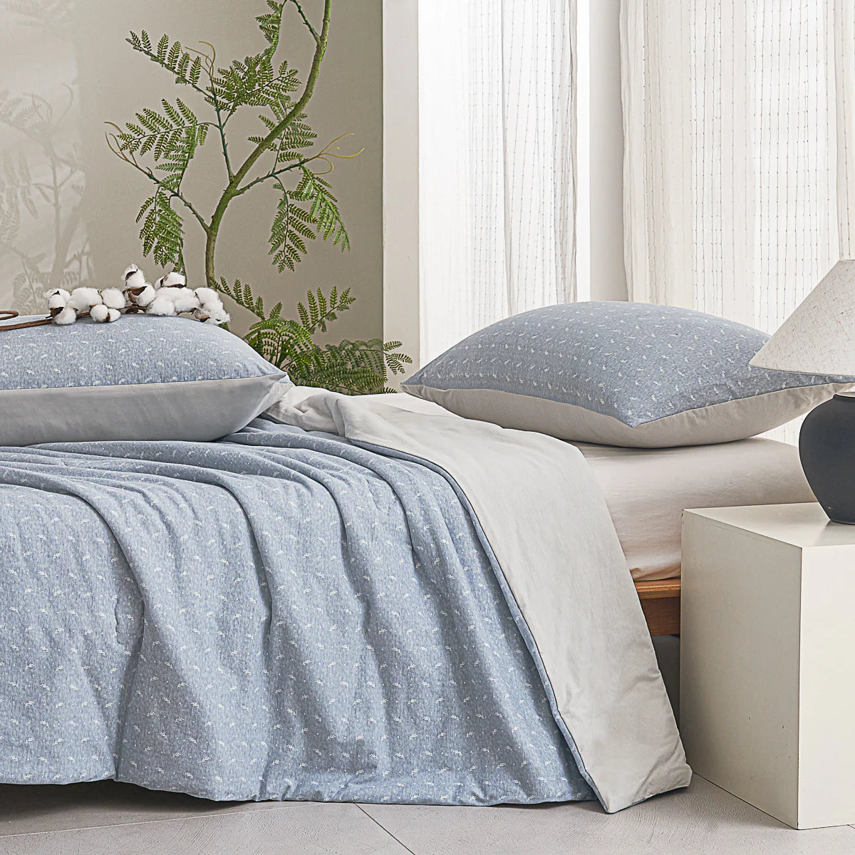 Lithe Leaf Cotton Light Comforter