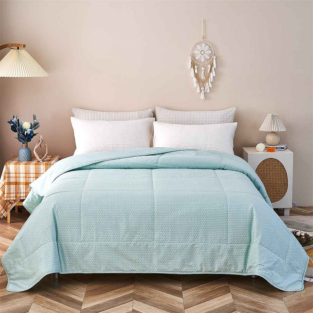 Lambda Milky Green Pattern Cotton Light Comforter