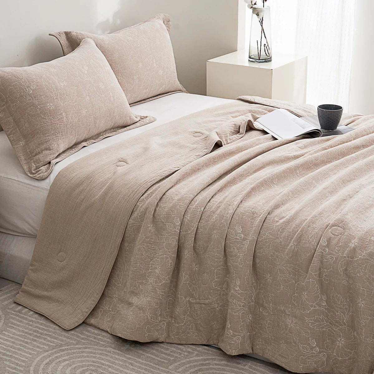 Cotton Jacquard Soybean Fiber Light Comforter Set