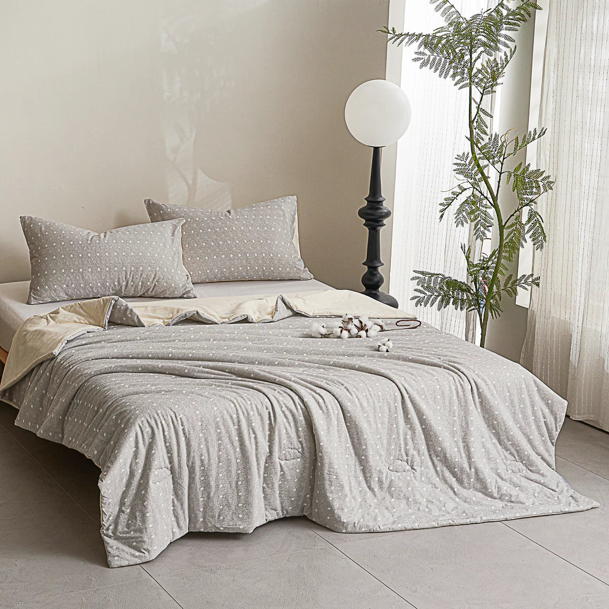 Lithe Lamb Cotton Light Comforter