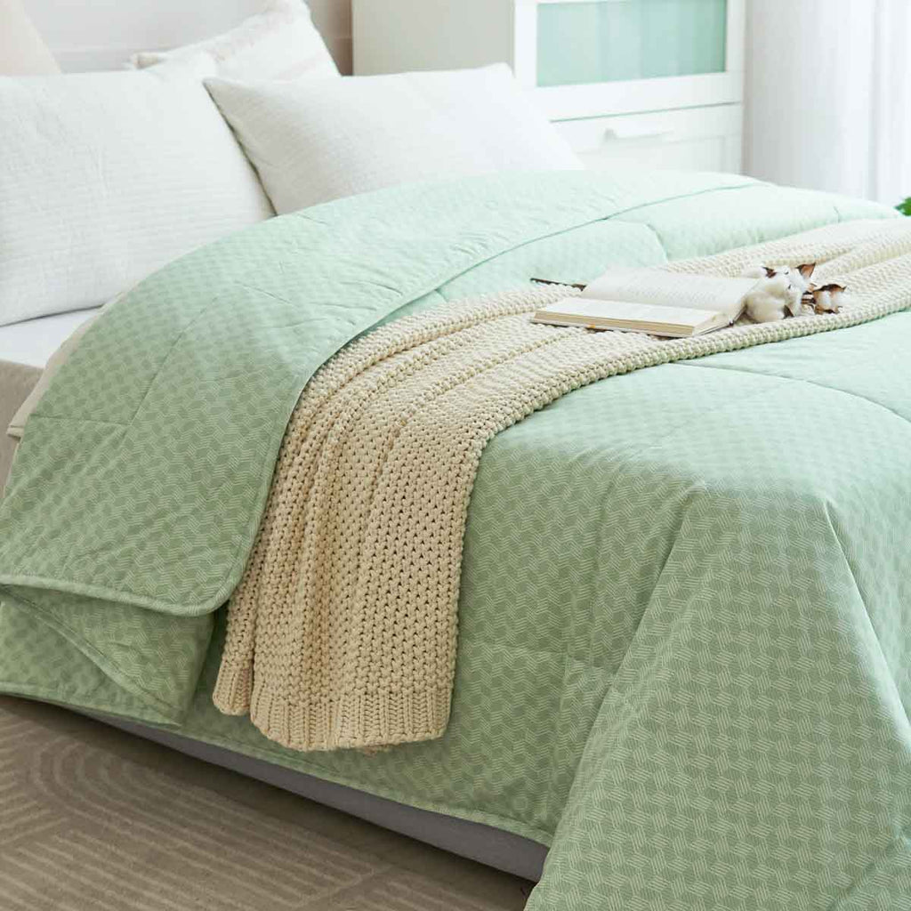 Xi Matcha Green Pattern Cotton Light Comforter