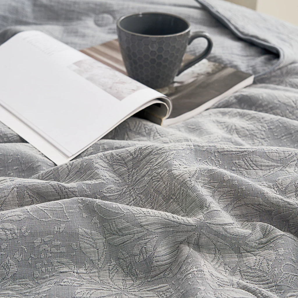 Cotton Jacquard Soybean Fiber Light Comforter Set