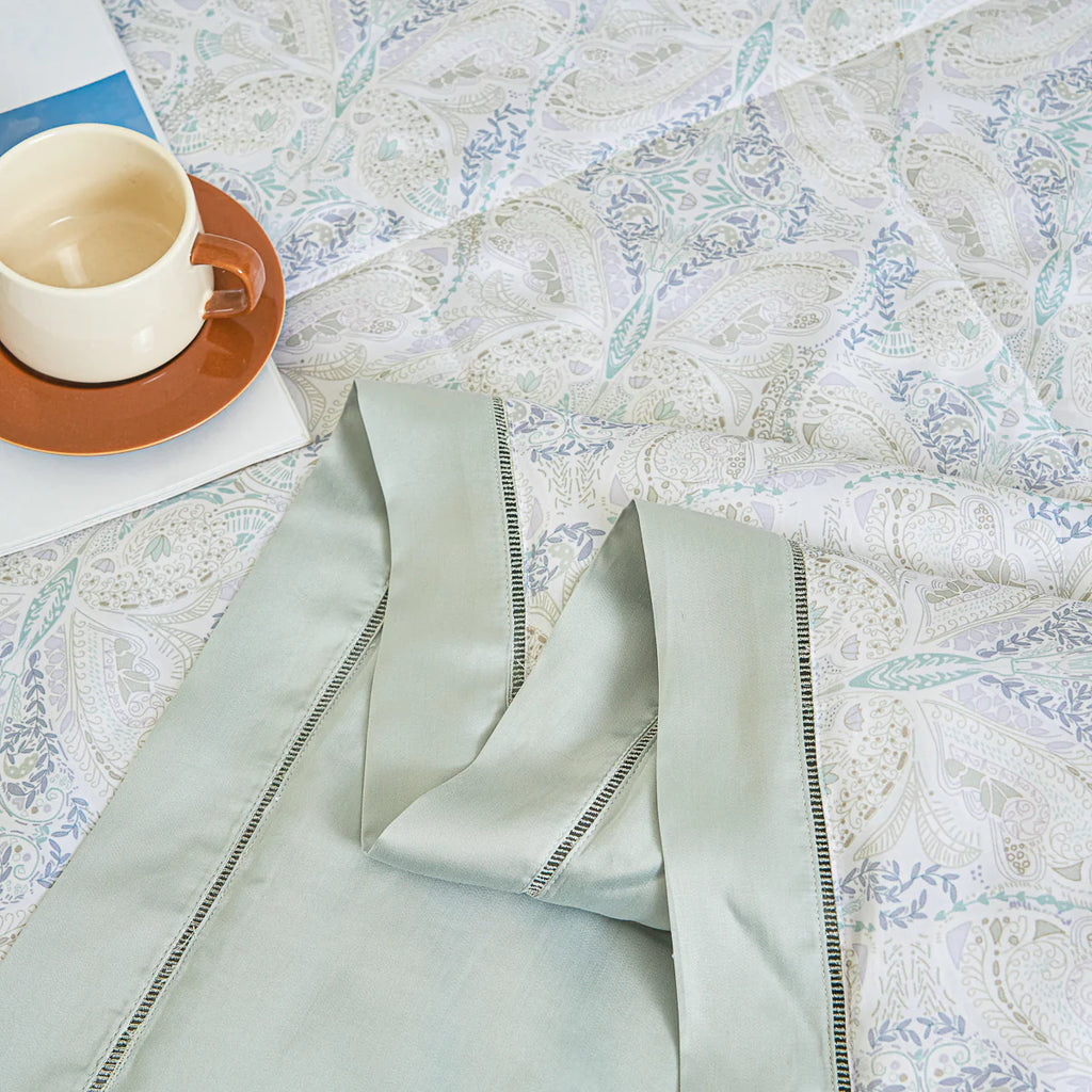 Ramona Pattern TENCEL™ Lyocell Lightweight Comforter