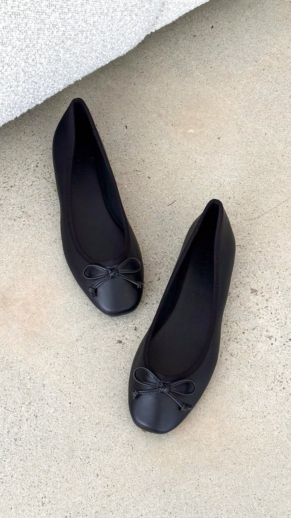 Isaiah Ballet Flats - Black