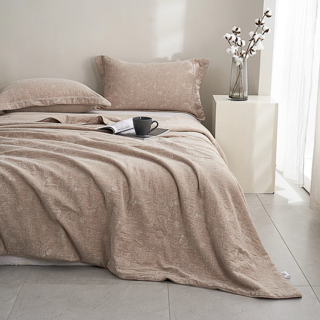 Cotton Jacquard Soybean Fiber Light Comforter Set